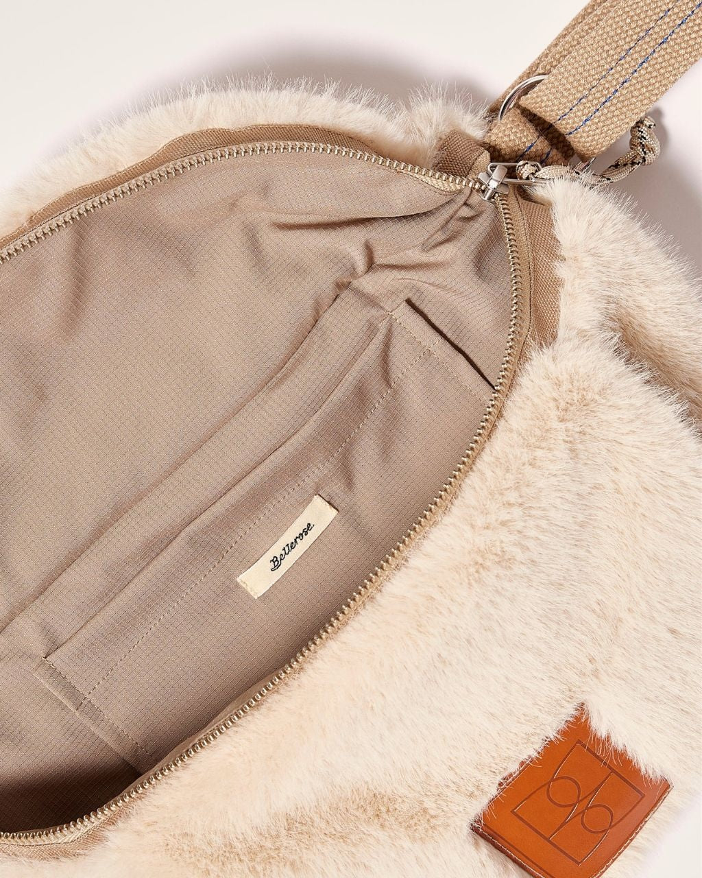 Hoswel Muff Bag